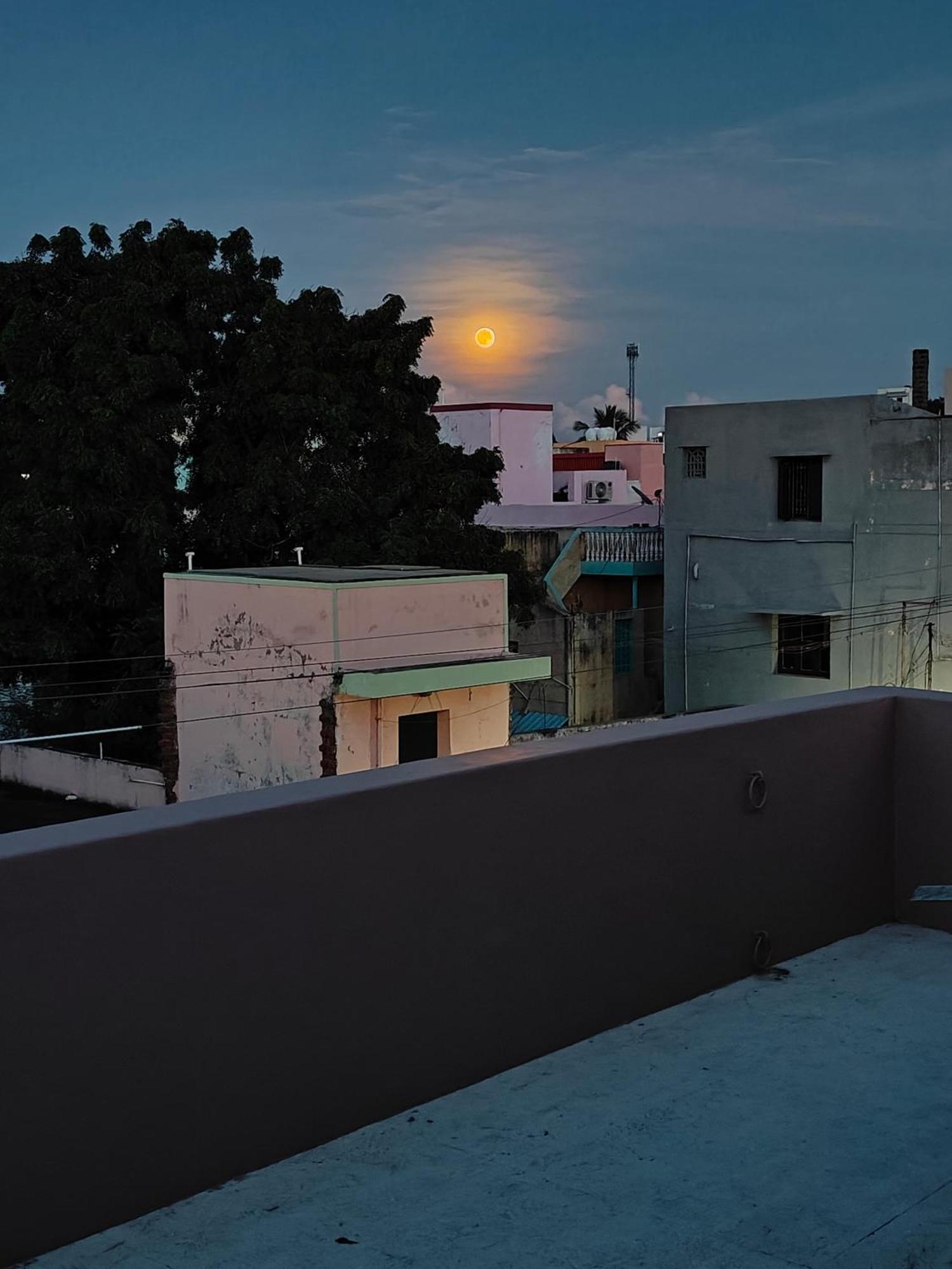 Guru Krupa Home Stay Tiruvannāmalai Exterior photo